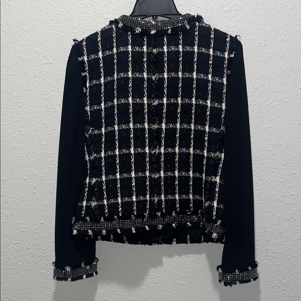 Chic Black and White Tweed Jacket - Picture 8 of 8